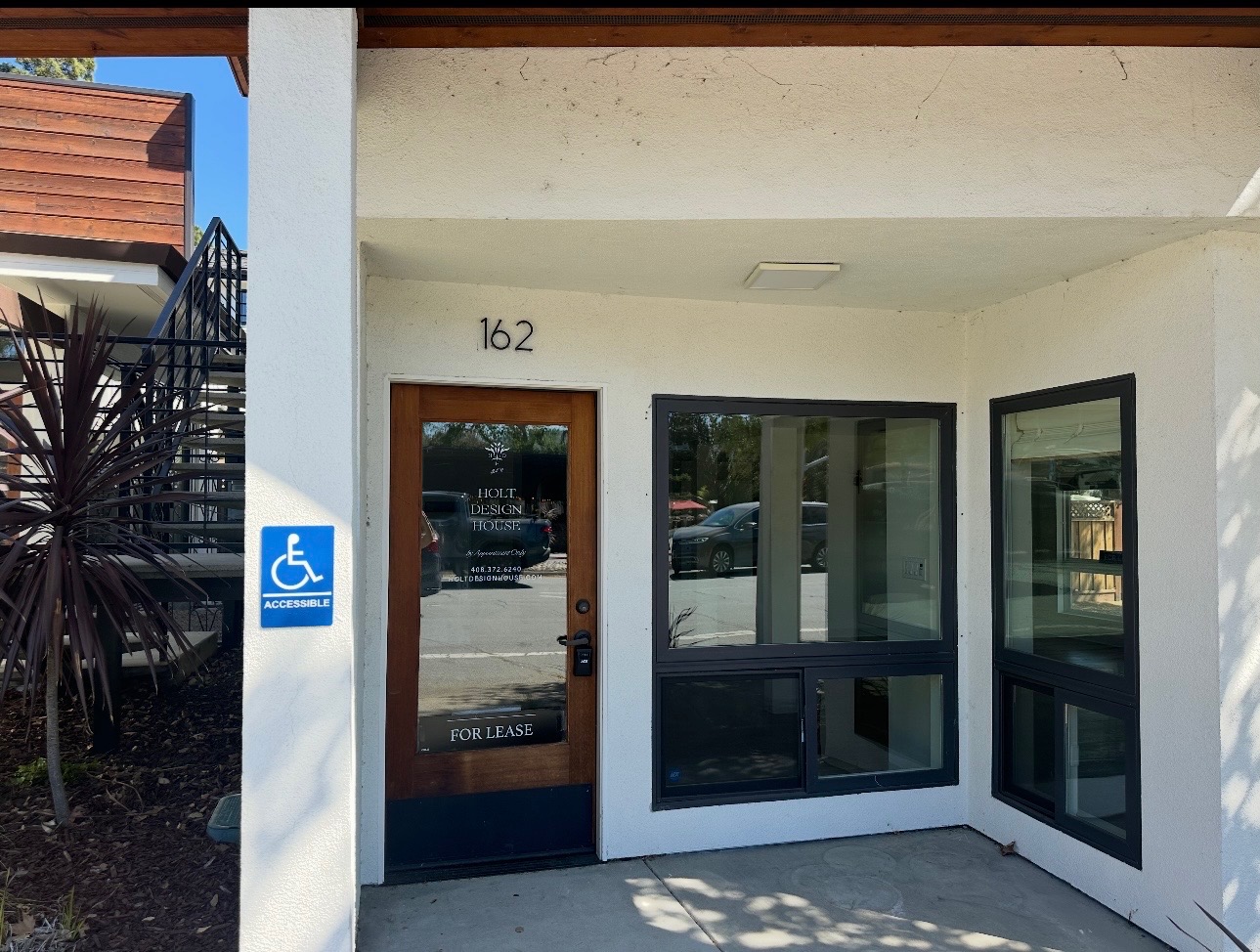 Exterior of the Thrive Hand Therapy clinic in Los Gatos